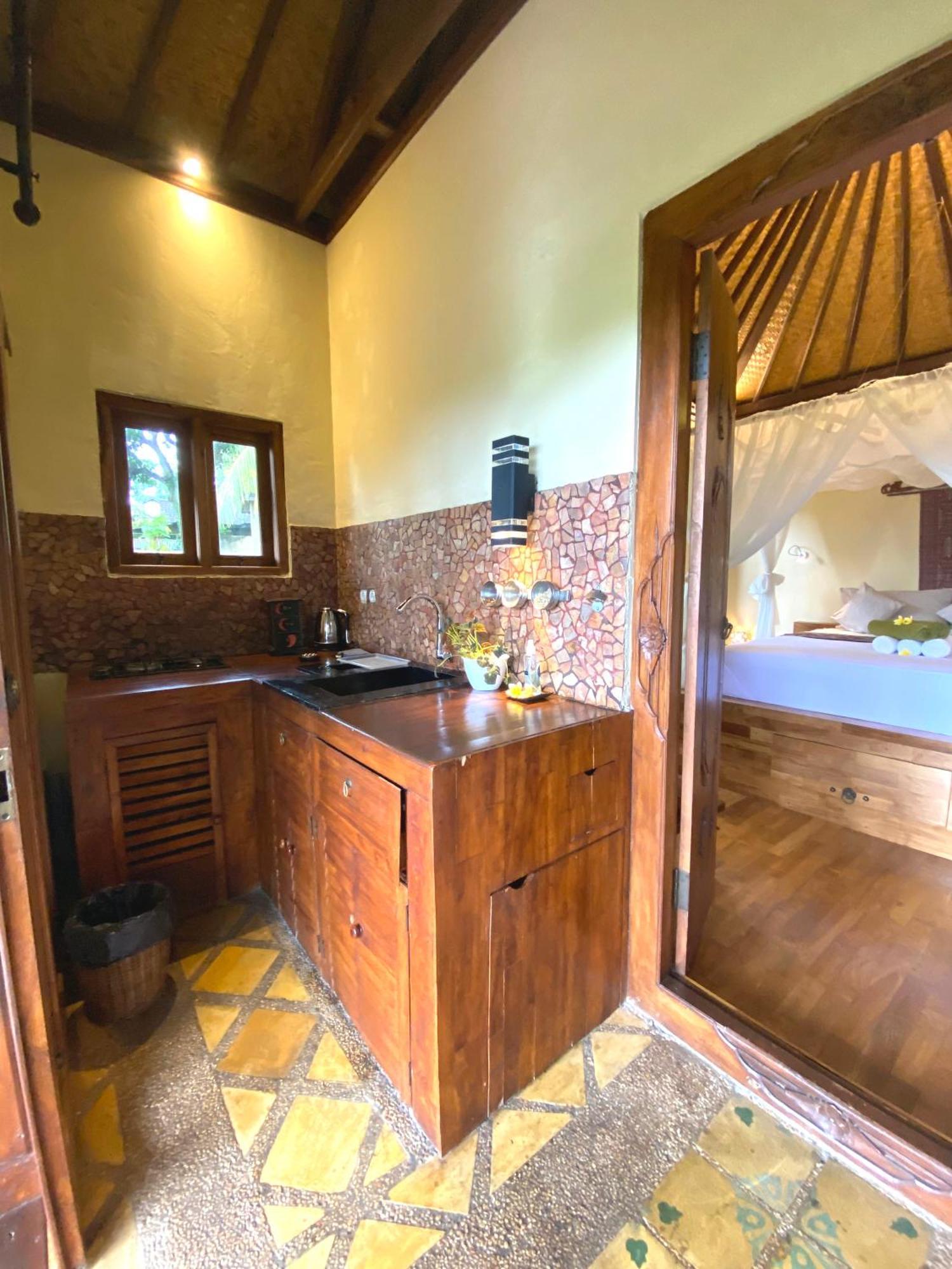 Lafyu Bali Hotel Singaraja Екстериор снимка