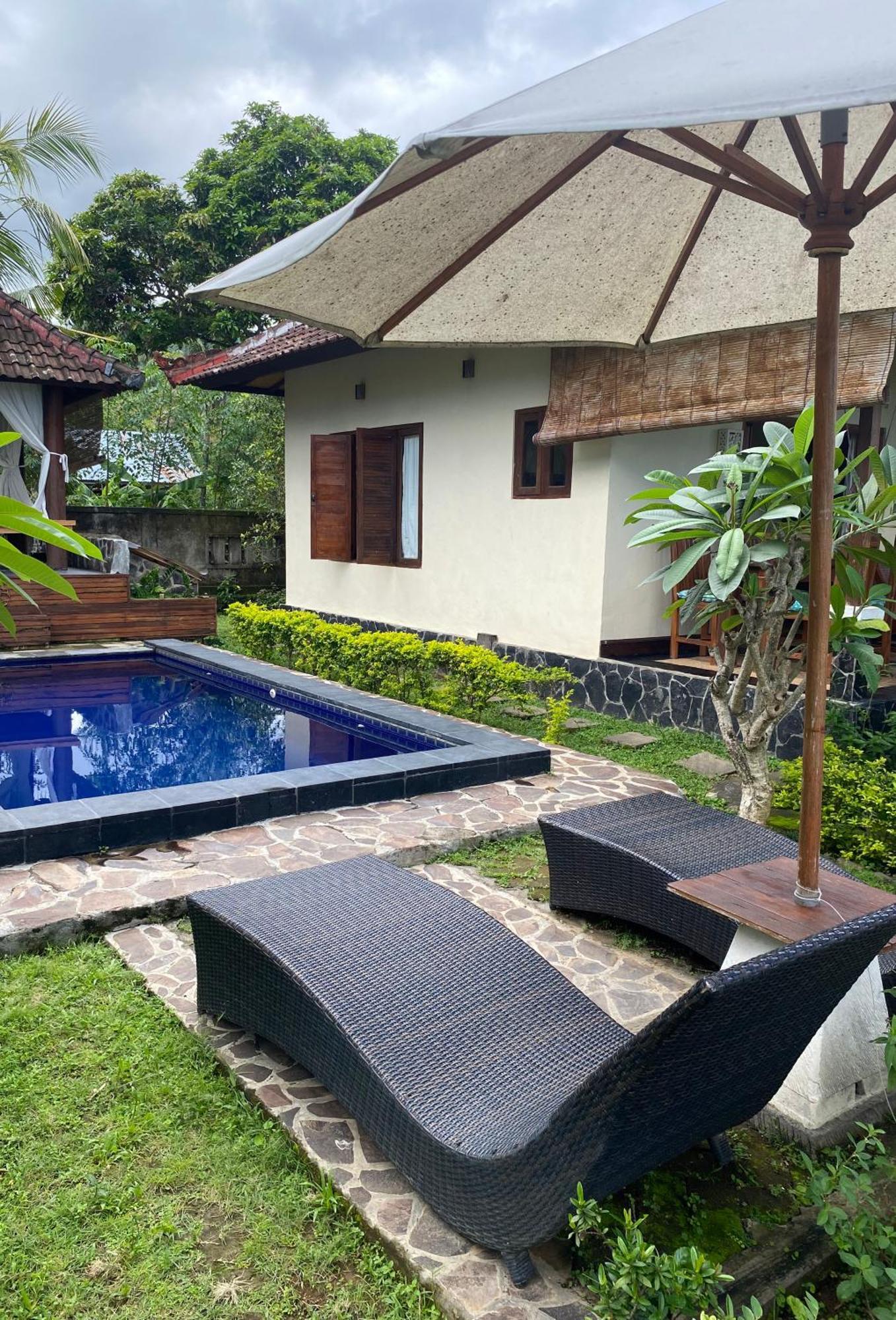 Lafyu Bali Hotel Singaraja Екстериор снимка