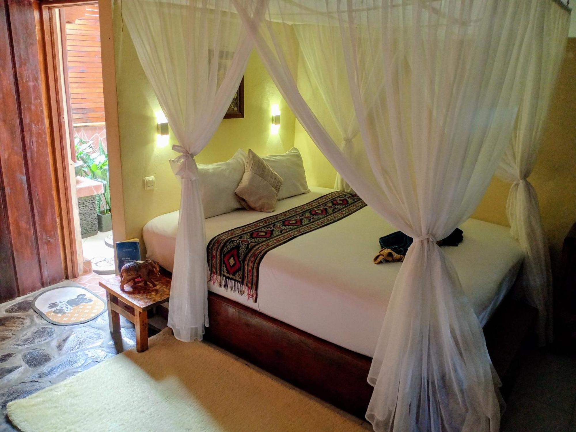 Lafyu Bali Hotel Singaraja Екстериор снимка