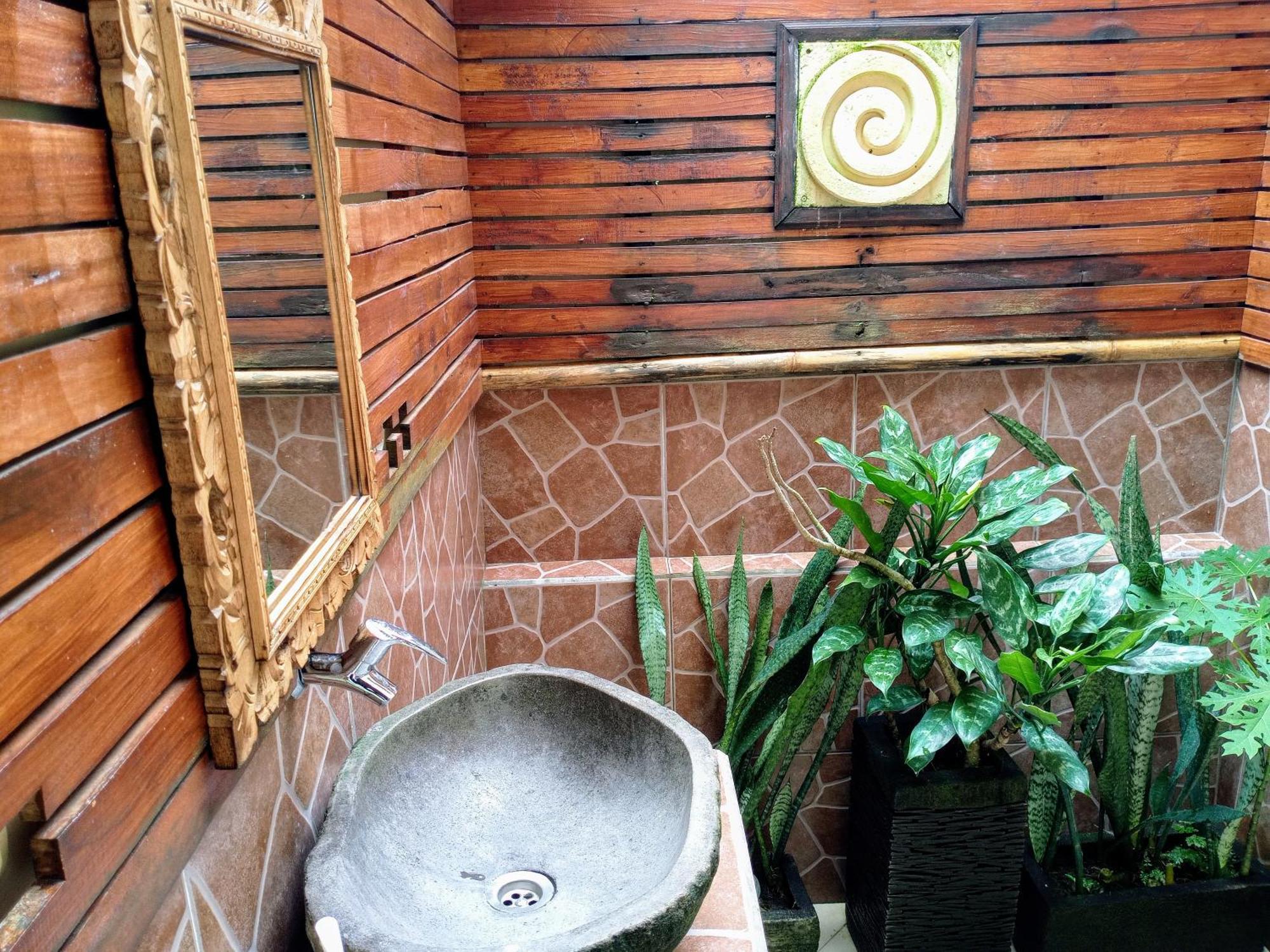 Lafyu Bali Hotel Singaraja Екстериор снимка